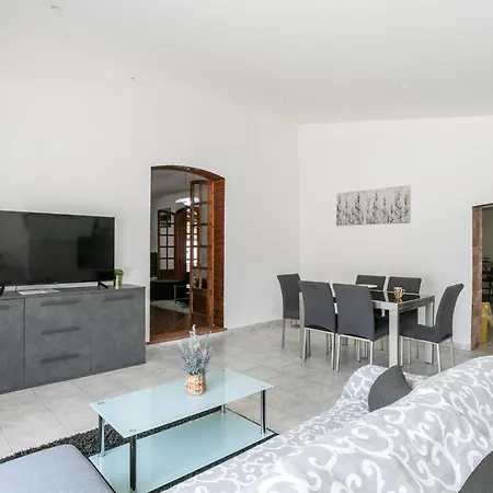 Holiday home Stunning In Siracusa With Kitchenette *