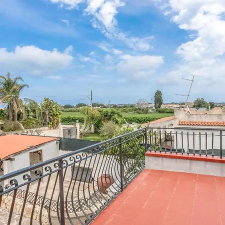 Stunning In Siracusa With Kitchenette Syrakuzy