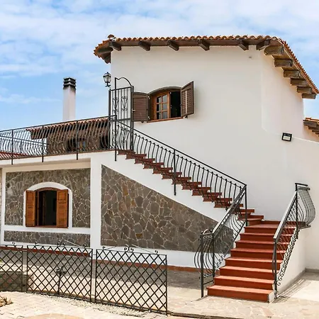 Stunning In Siracusa With Kitchenette Ferienhaus