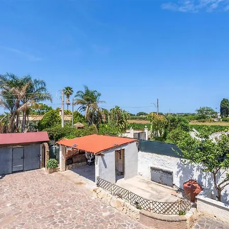 Stunning In Siracusa With Kitchenette Holiday home