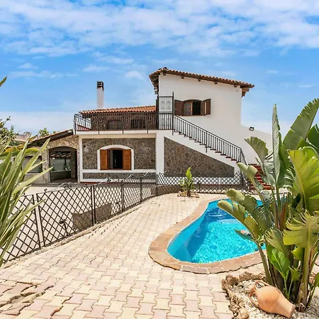 Stunning In Siracusa With Kitchenette Holiday home *